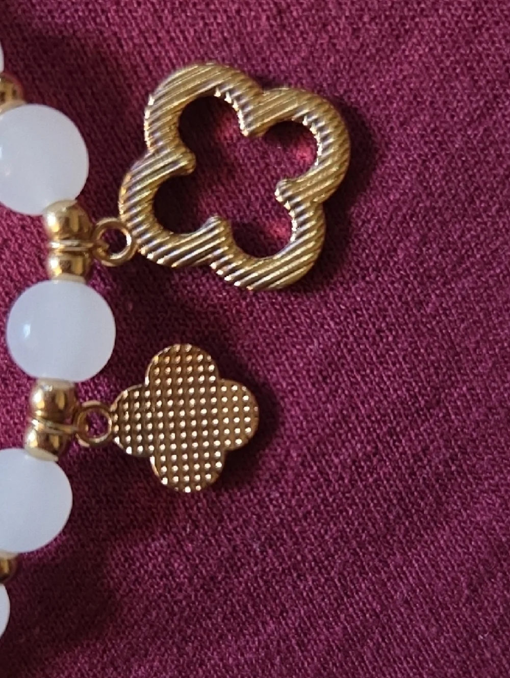 Elegant White Bead & Gold Finish Charm Bracelet Faux Pearl Crystal Accent 7 Inch